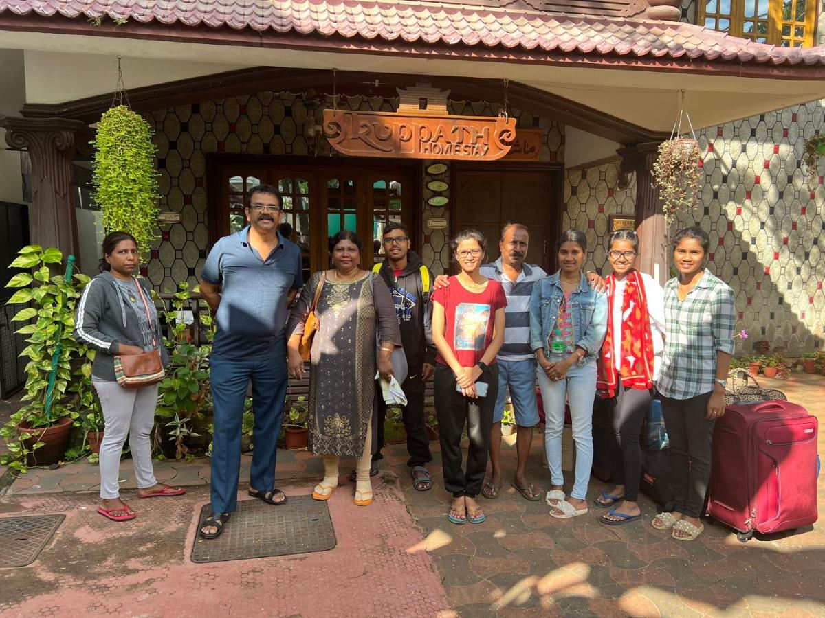 Kuppath Inn Kochi Exterior photo