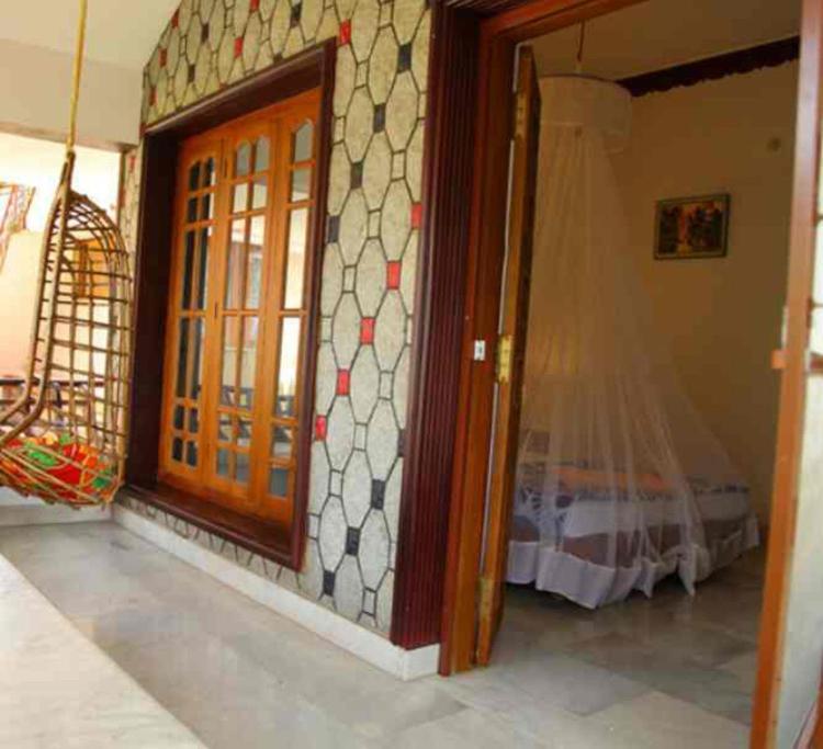 Kuppath Inn Kochi Exterior photo